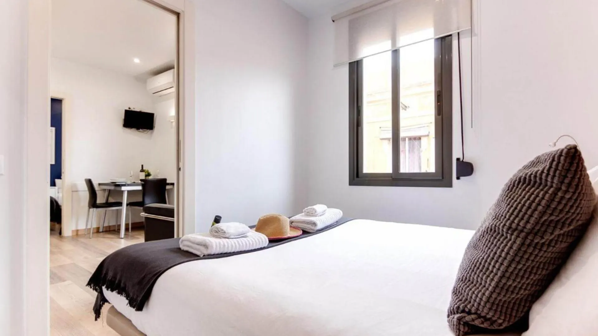 City&Beach Apartments 3 In City Center Barcelona